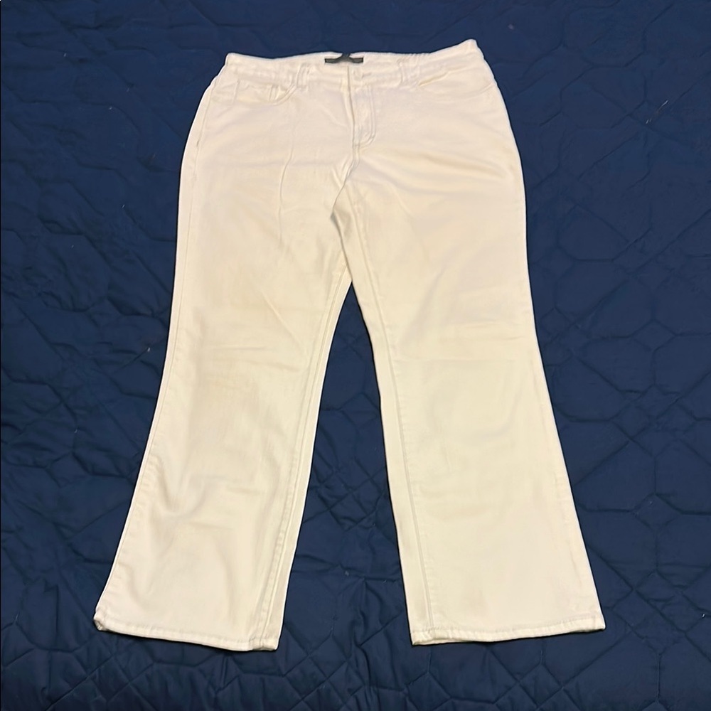 White curvy jeans from Nine West. Dare I say “vintage”